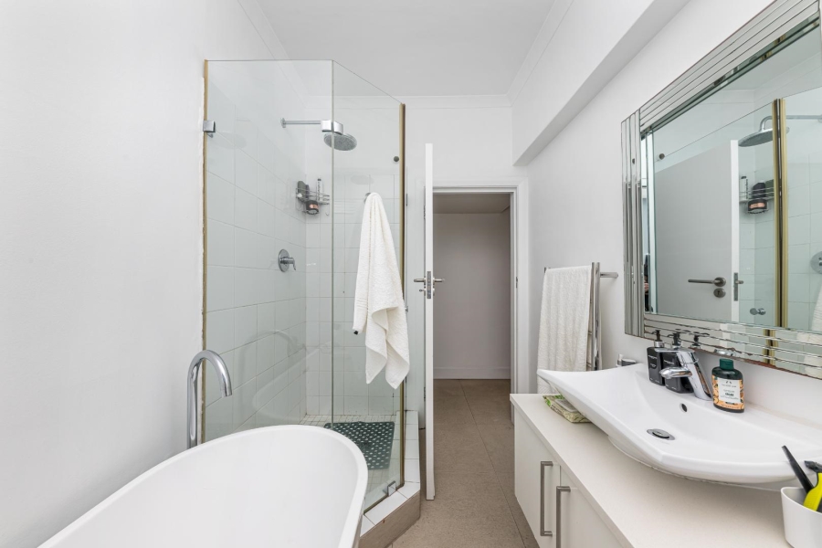 2 Bedroom Property for Sale in Sea Point Western Cape